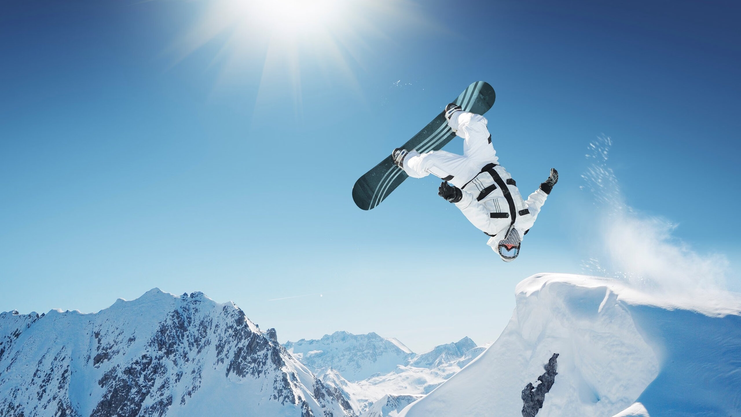 街头篮球世界大赛 花式过人与暴扣集锦刷屏网络